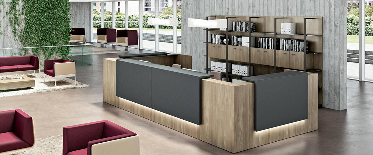 Empfangstheke und Lounge-Möbel aus der Serie Z2 von Quadrifoglio